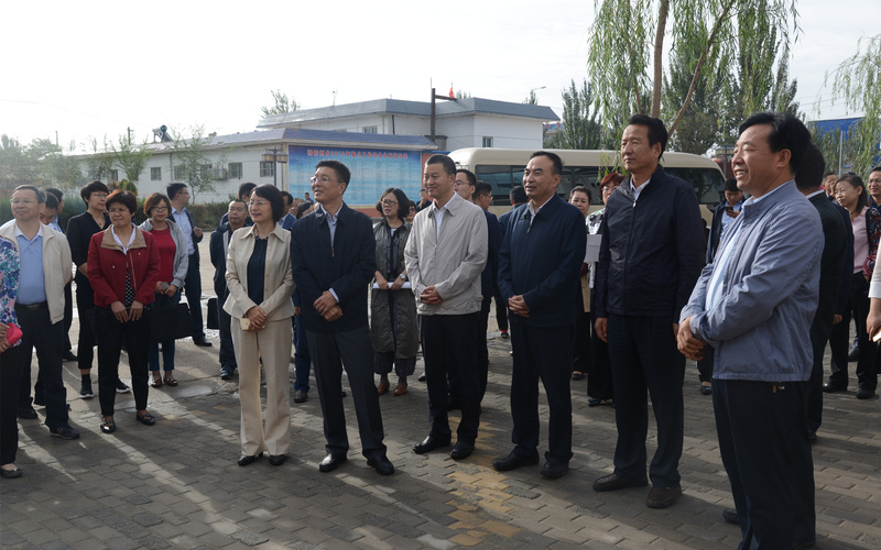 9与会代表实地观摩基层民政服务能力建设情况